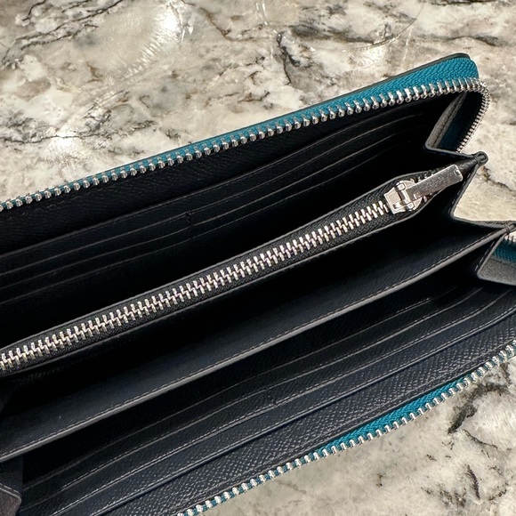 Coach - Picture 11 of 13